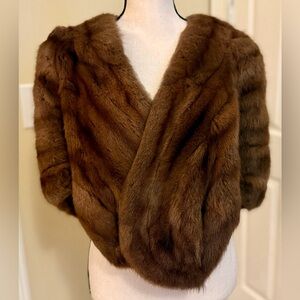 Luxurious Evening 17” Wrap in dyed Russian squirrel fur, Sz S/M, orig tags